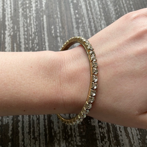 Jewelry - Gold Stoned Bangle